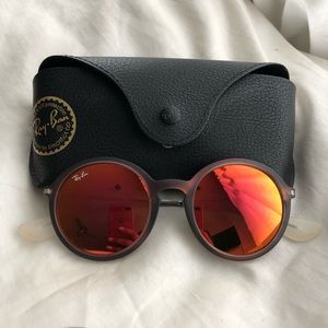 Round orange-red Ray-Bans